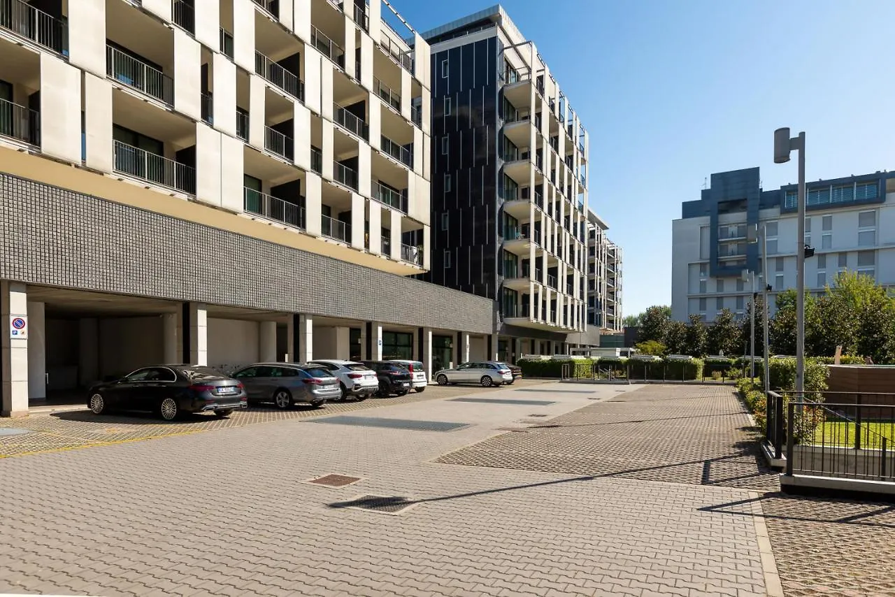 Ramada Plaza By Wyndham Milano Otel