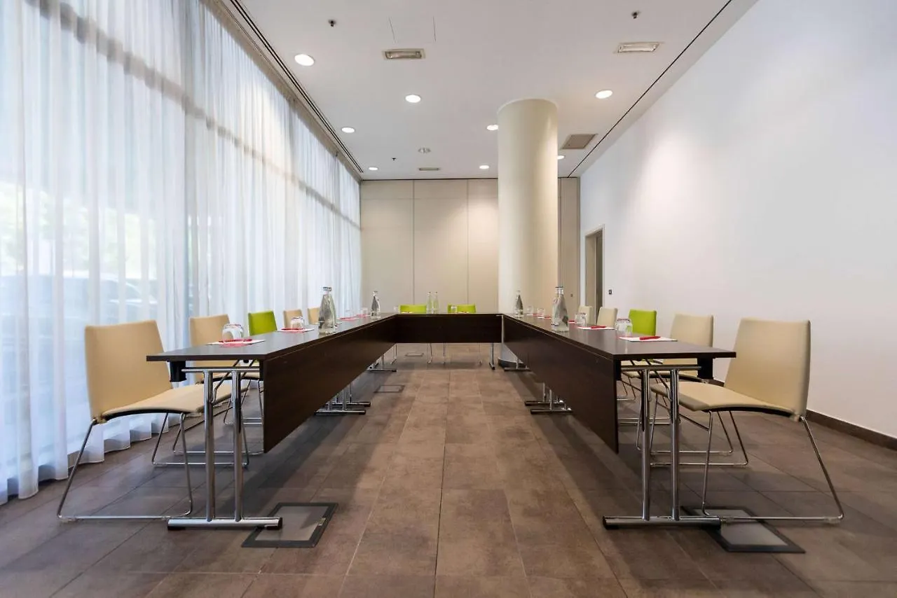 Ramada Plaza By Wyndham Milano Otel 4*,