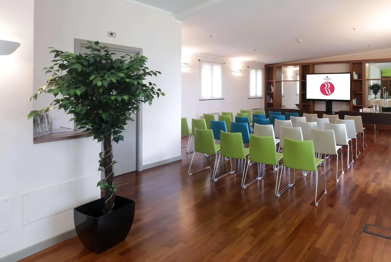 Ramada Plaza By Wyndham Milano Otel