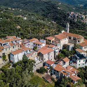  Appartement Lovely Renovated Near Italië